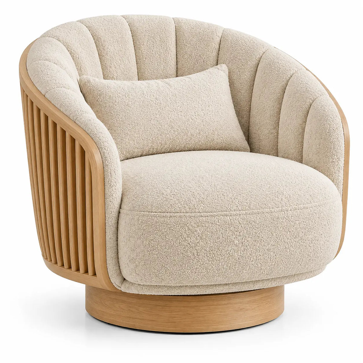Sillón tapizado de líneas curvas con detalles de líneas verticales, beige y marrón